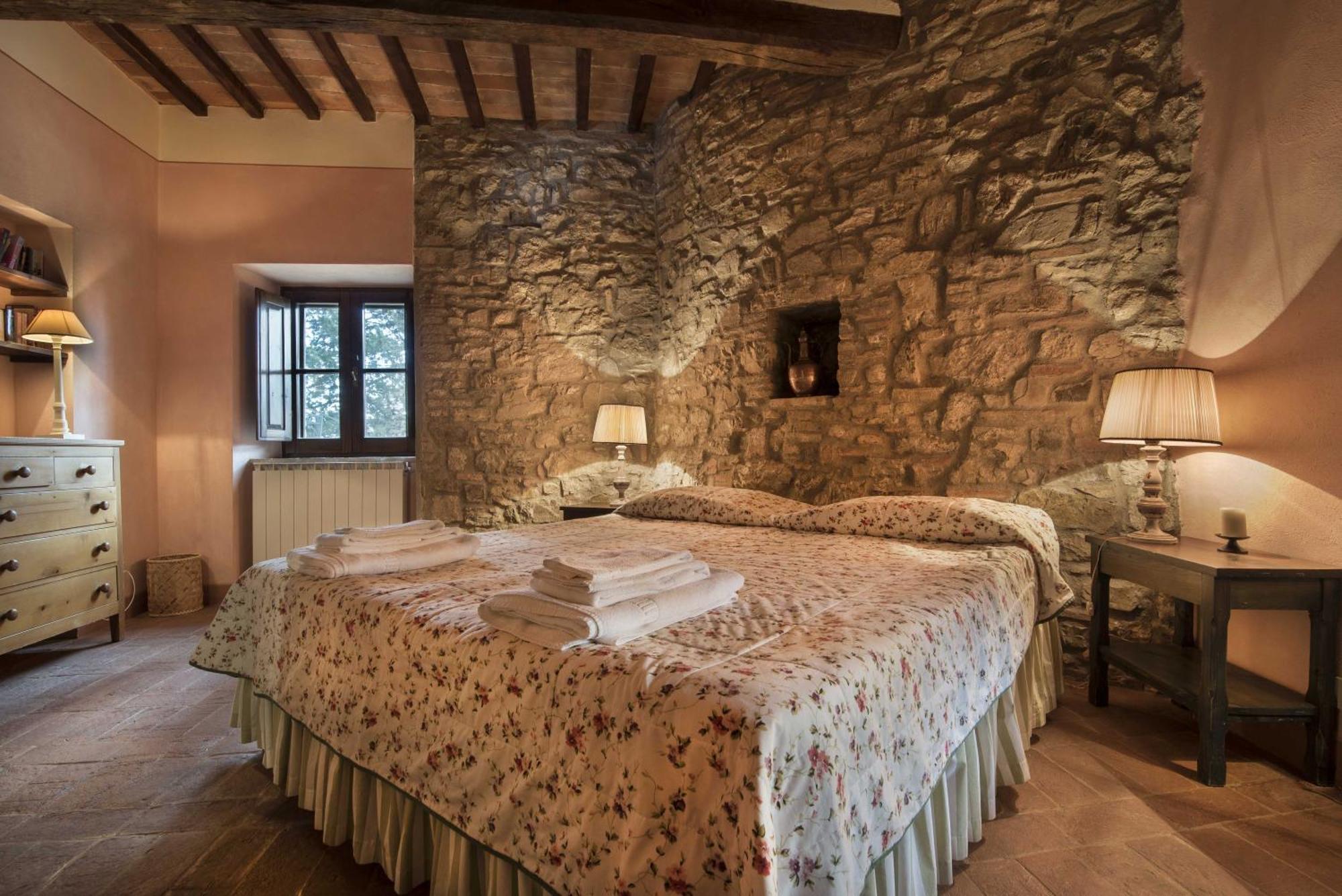 Borgo Di Camporsevoli Villa Luaran gambar