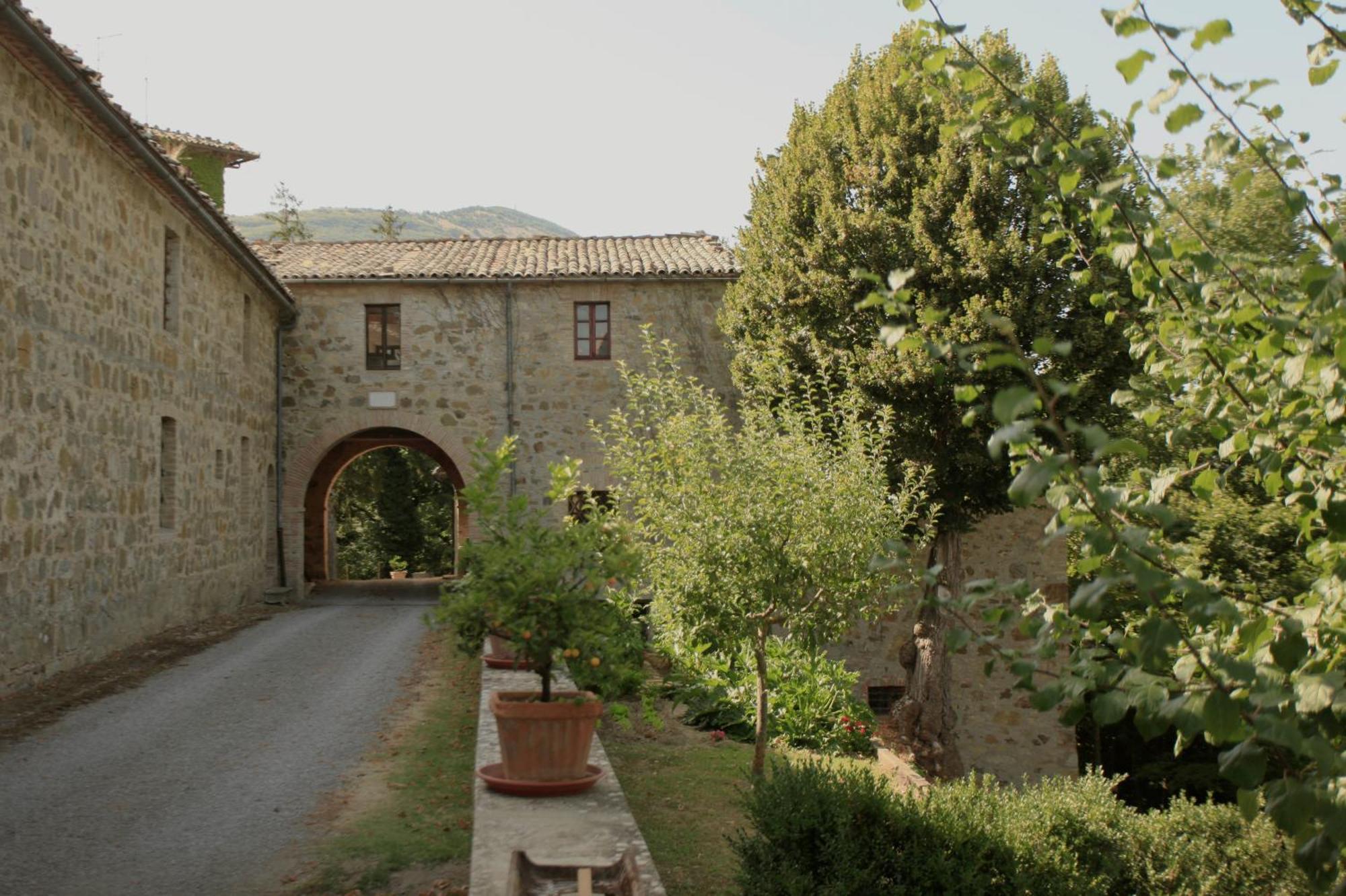 Borgo Di Camporsevoli Villa Luaran gambar