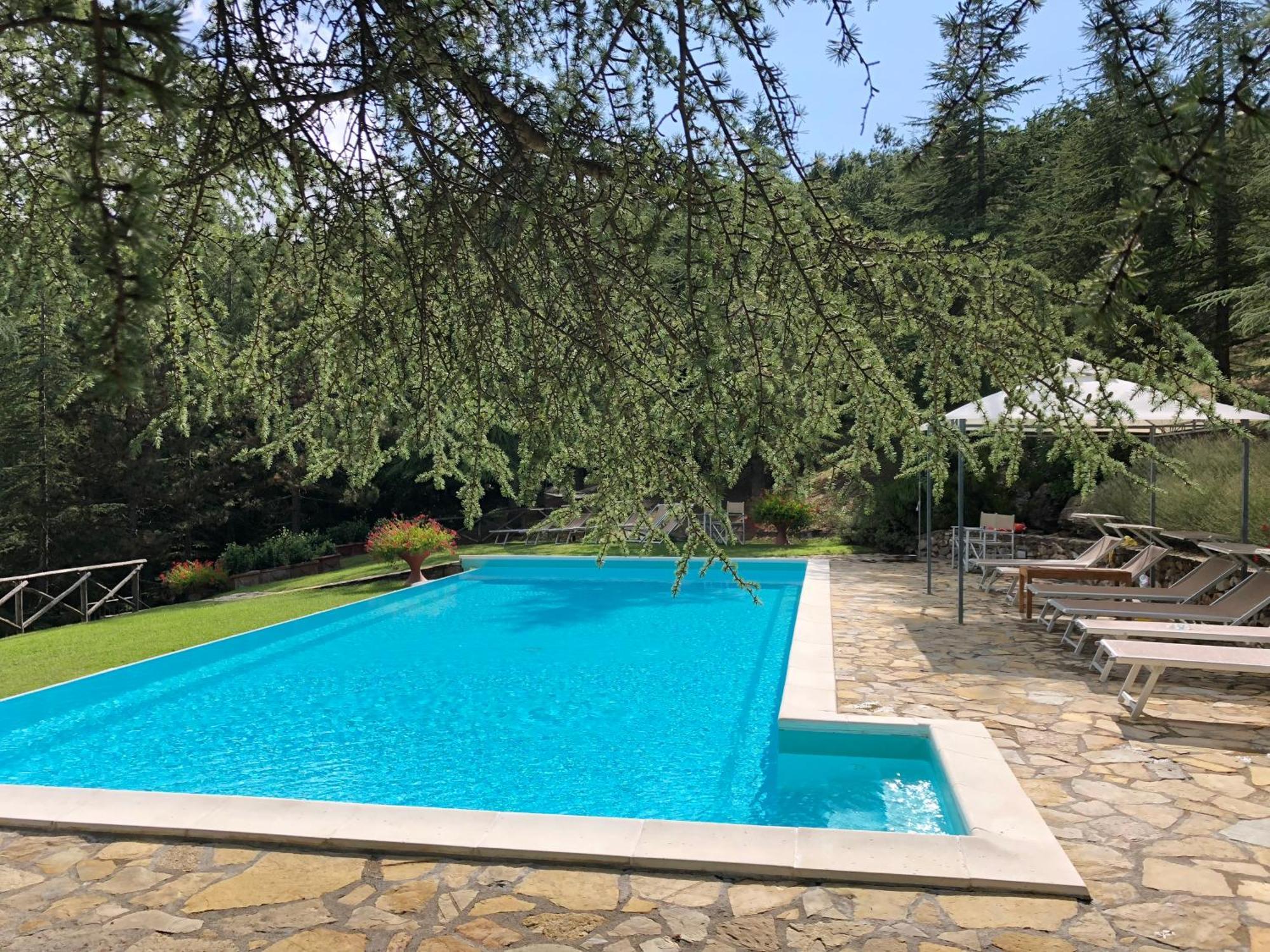 Borgo Di Camporsevoli Villa Luaran gambar