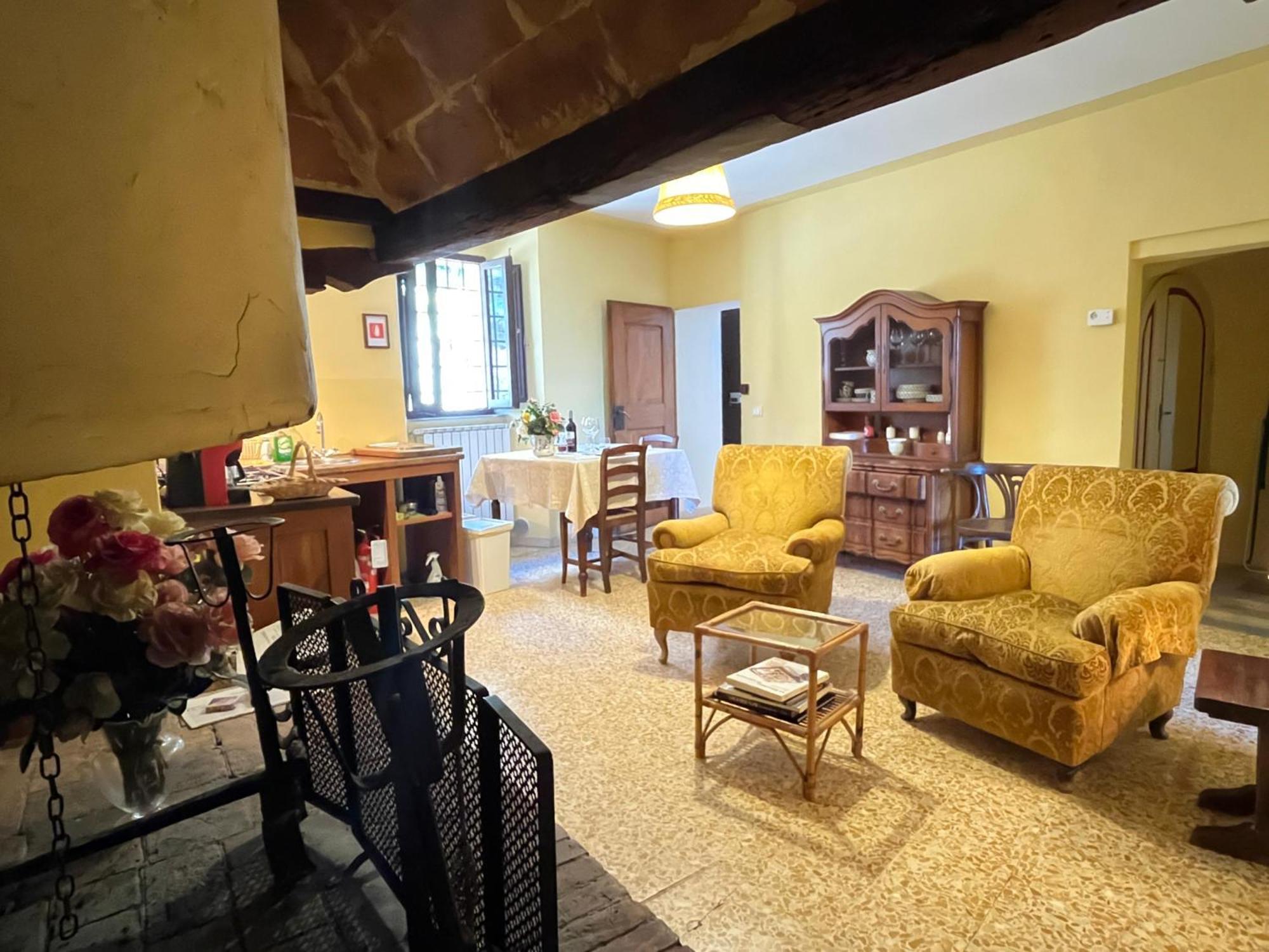 Borgo Di Camporsevoli Villa Luaran gambar