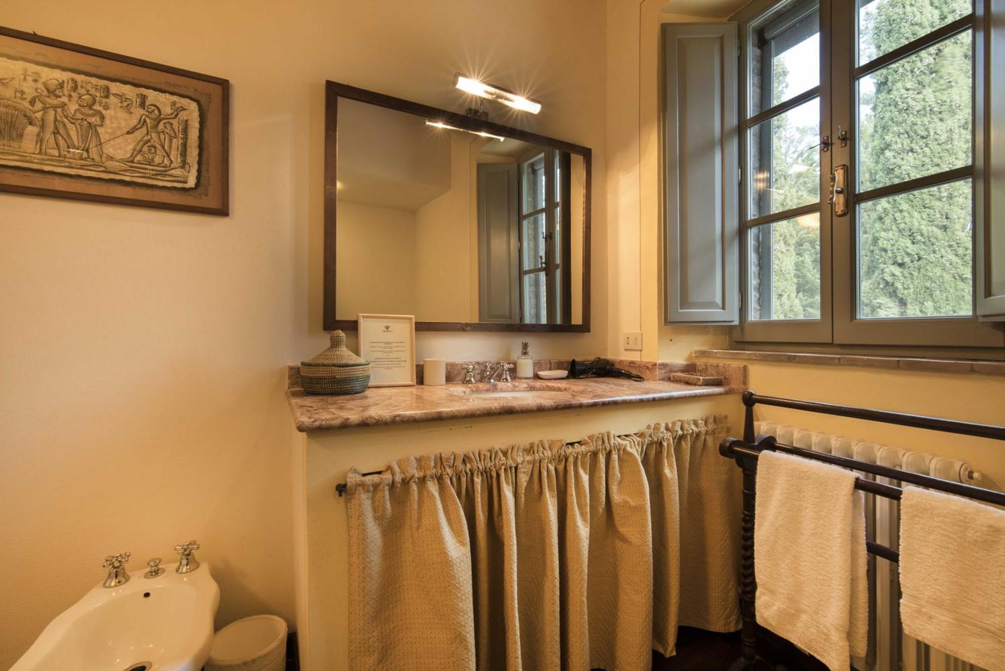 Borgo Di Camporsevoli Villa Luaran gambar