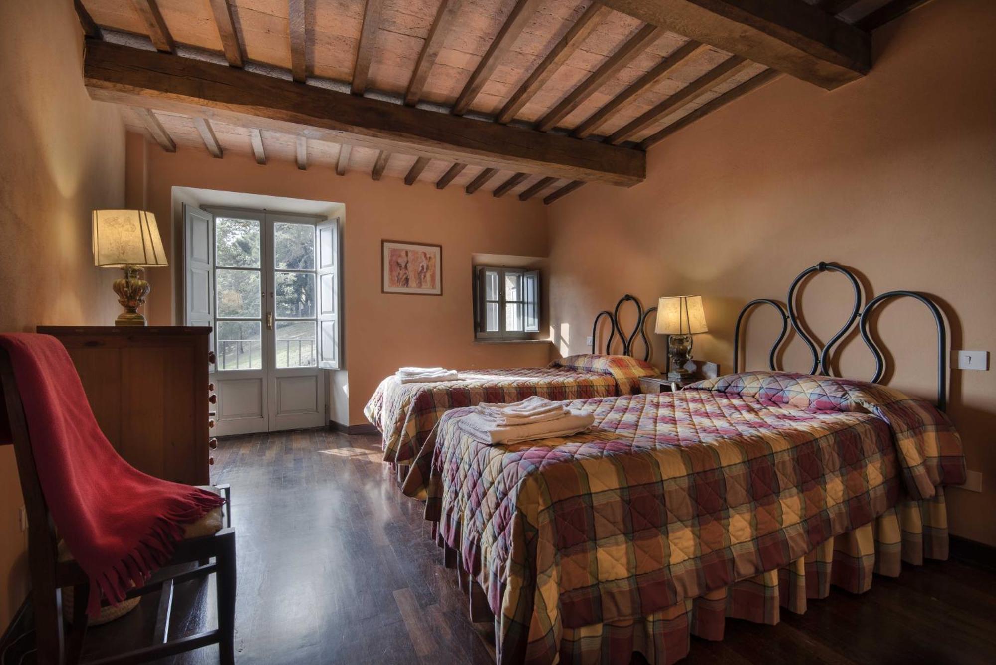 Borgo Di Camporsevoli Villa Luaran gambar