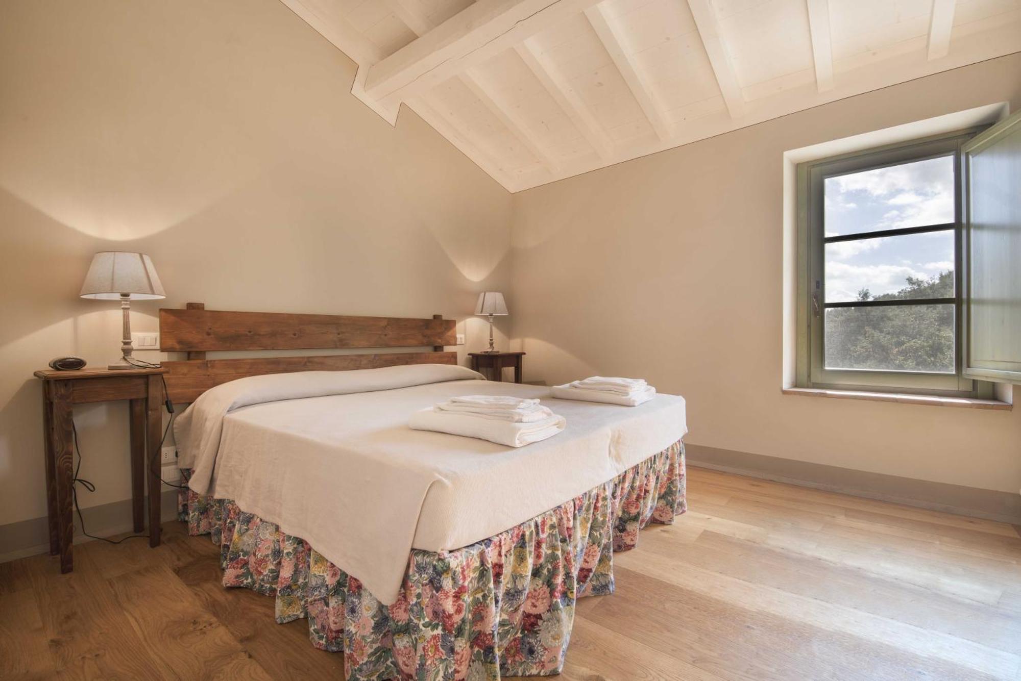 Borgo Di Camporsevoli Villa Luaran gambar