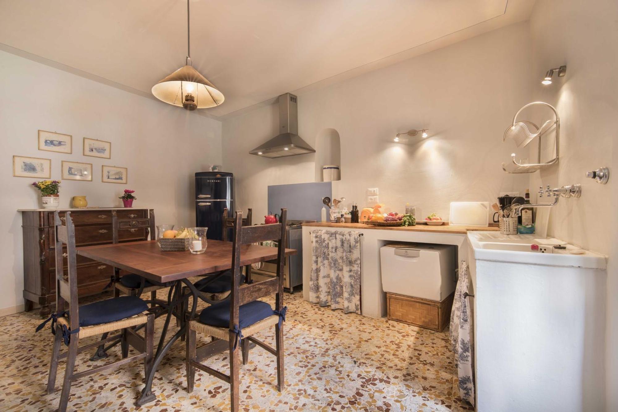 Borgo Di Camporsevoli Villa Luaran gambar