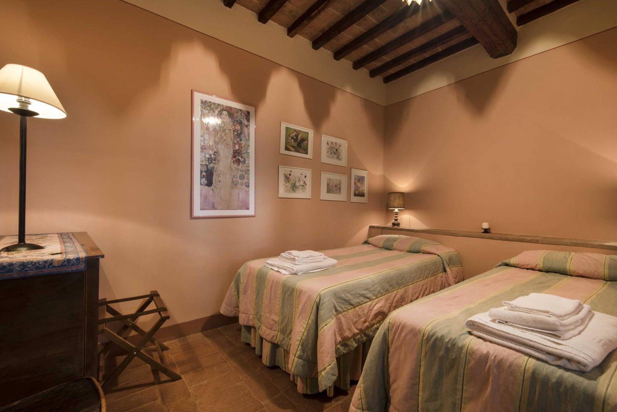 Borgo Di Camporsevoli Villa Luaran gambar