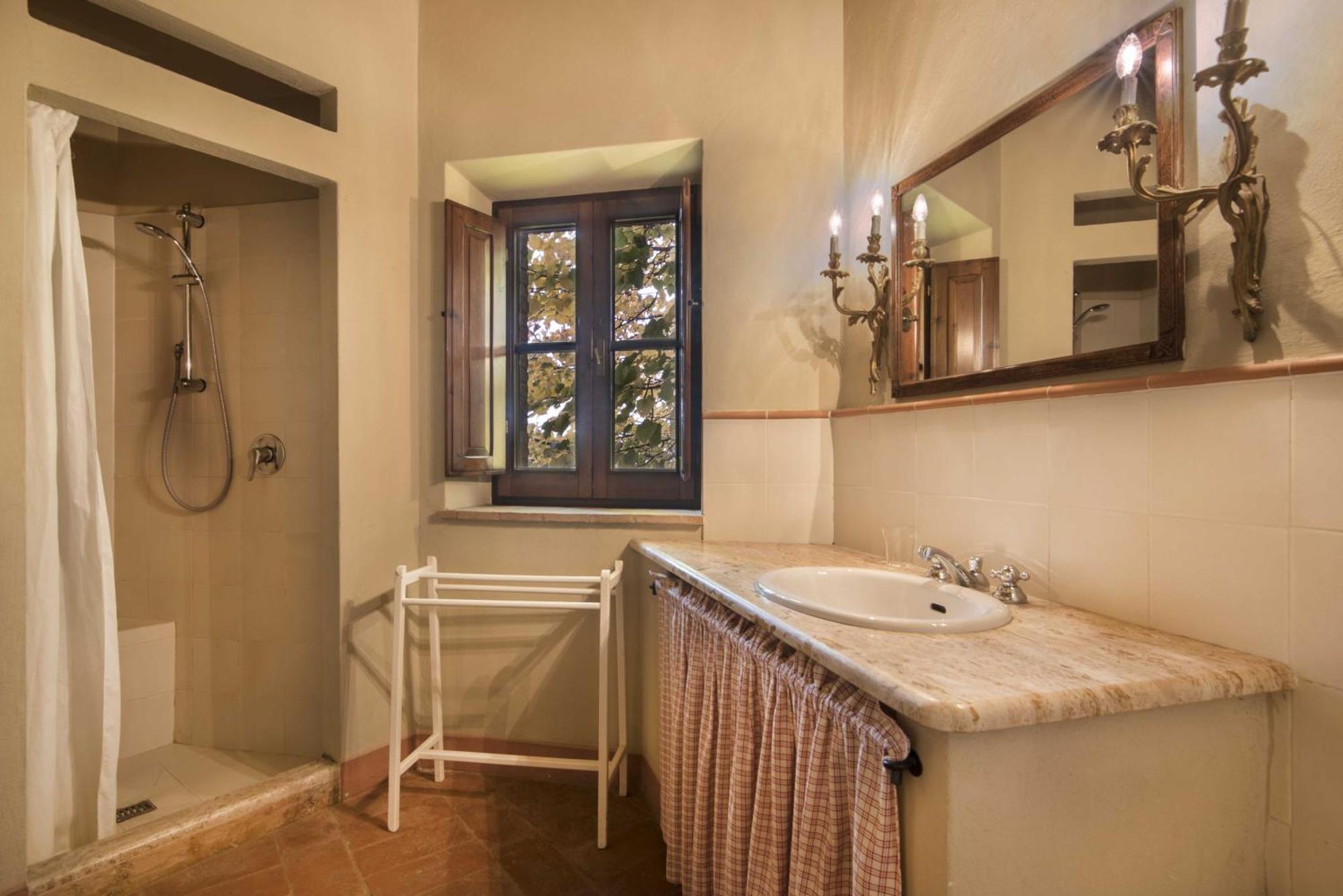 Borgo Di Camporsevoli Villa Luaran gambar
