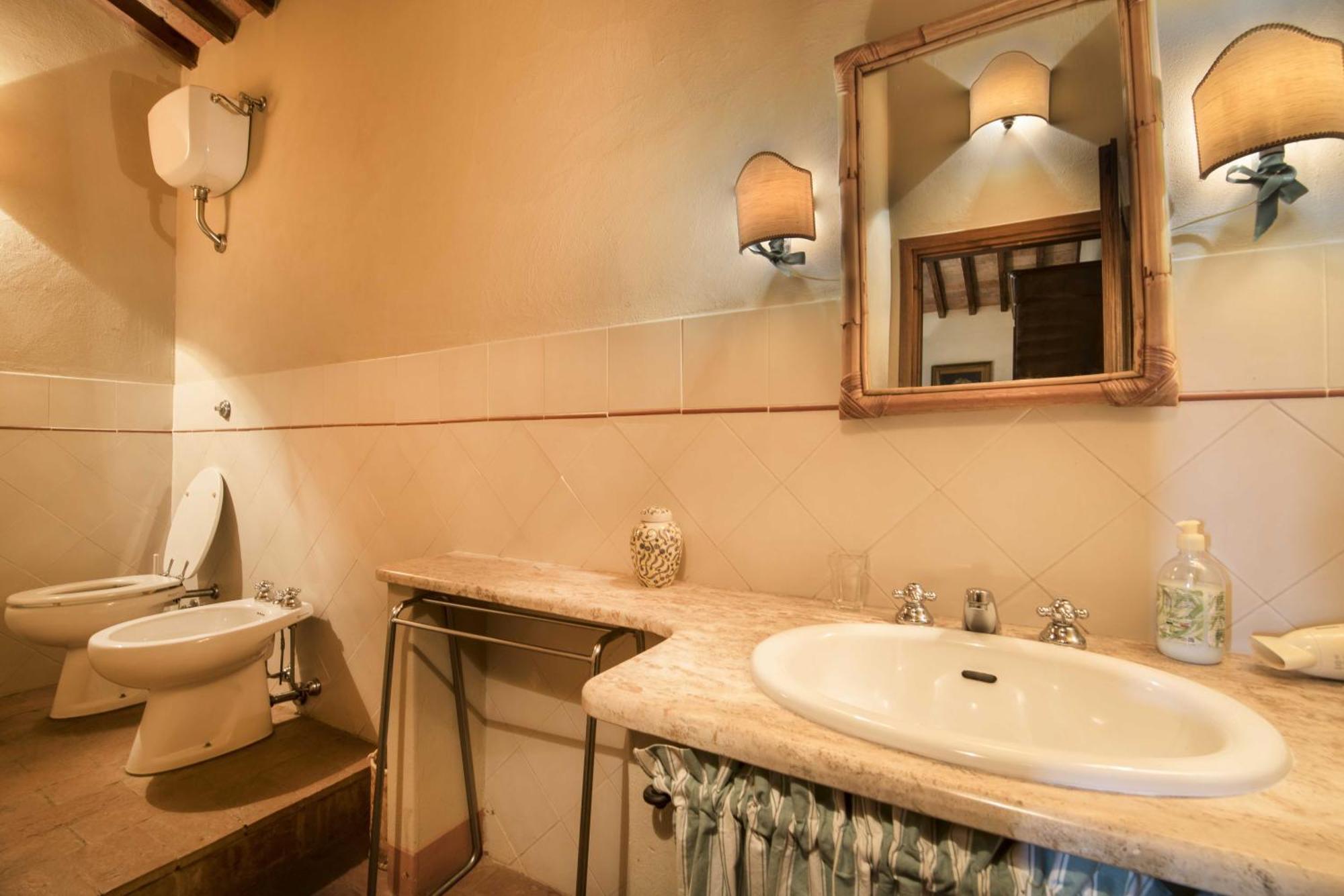 Borgo Di Camporsevoli Villa Luaran gambar