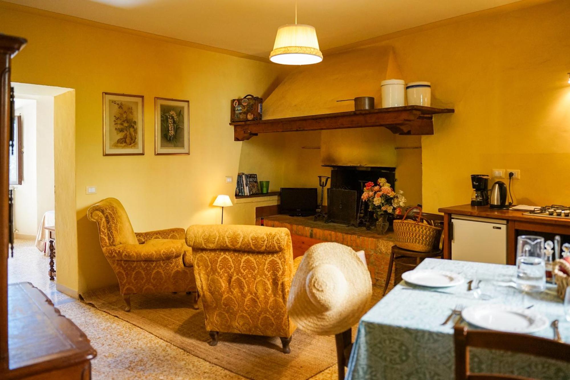 Borgo Di Camporsevoli Villa Luaran gambar