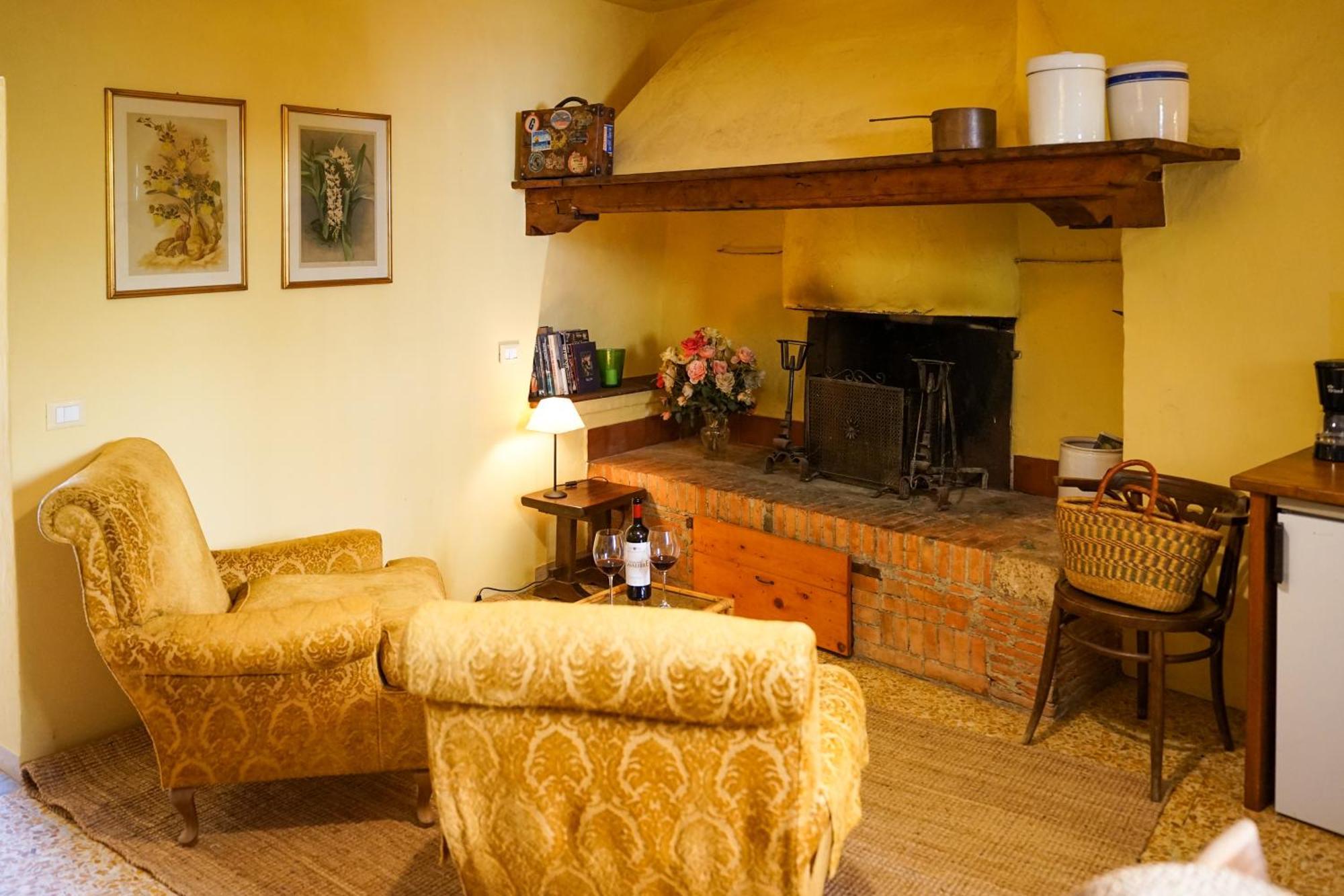 Borgo Di Camporsevoli Villa Luaran gambar