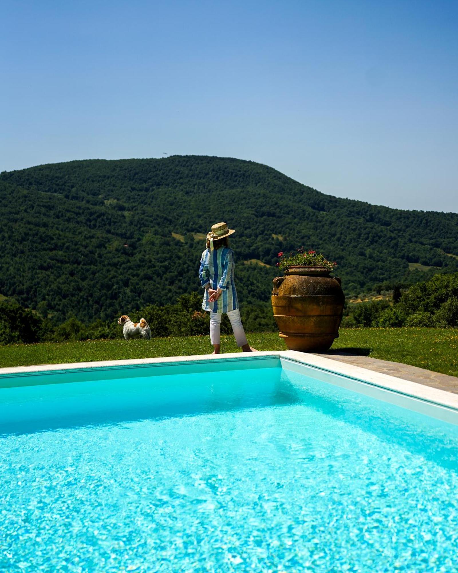 Borgo Di Camporsevoli Villa Luaran gambar